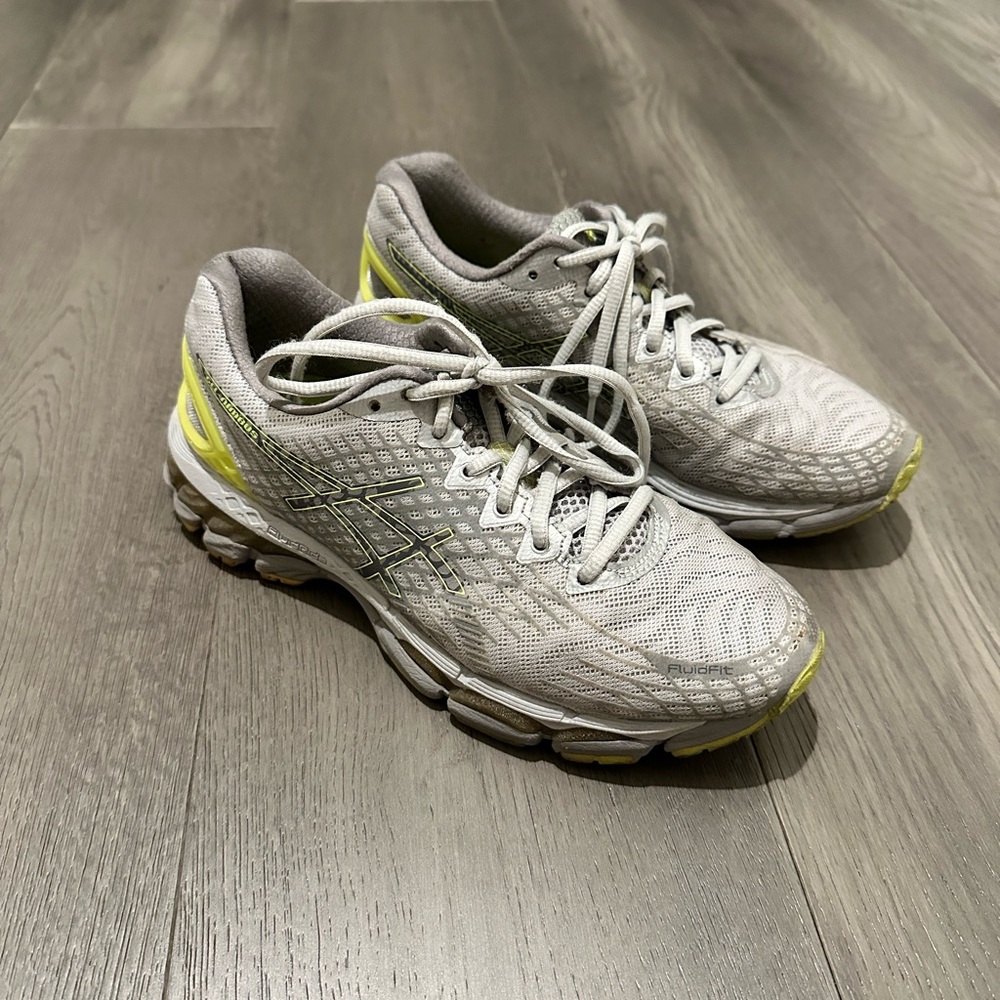 Asics Gel Nimbus Men’s Size 6 Women’s 7.5